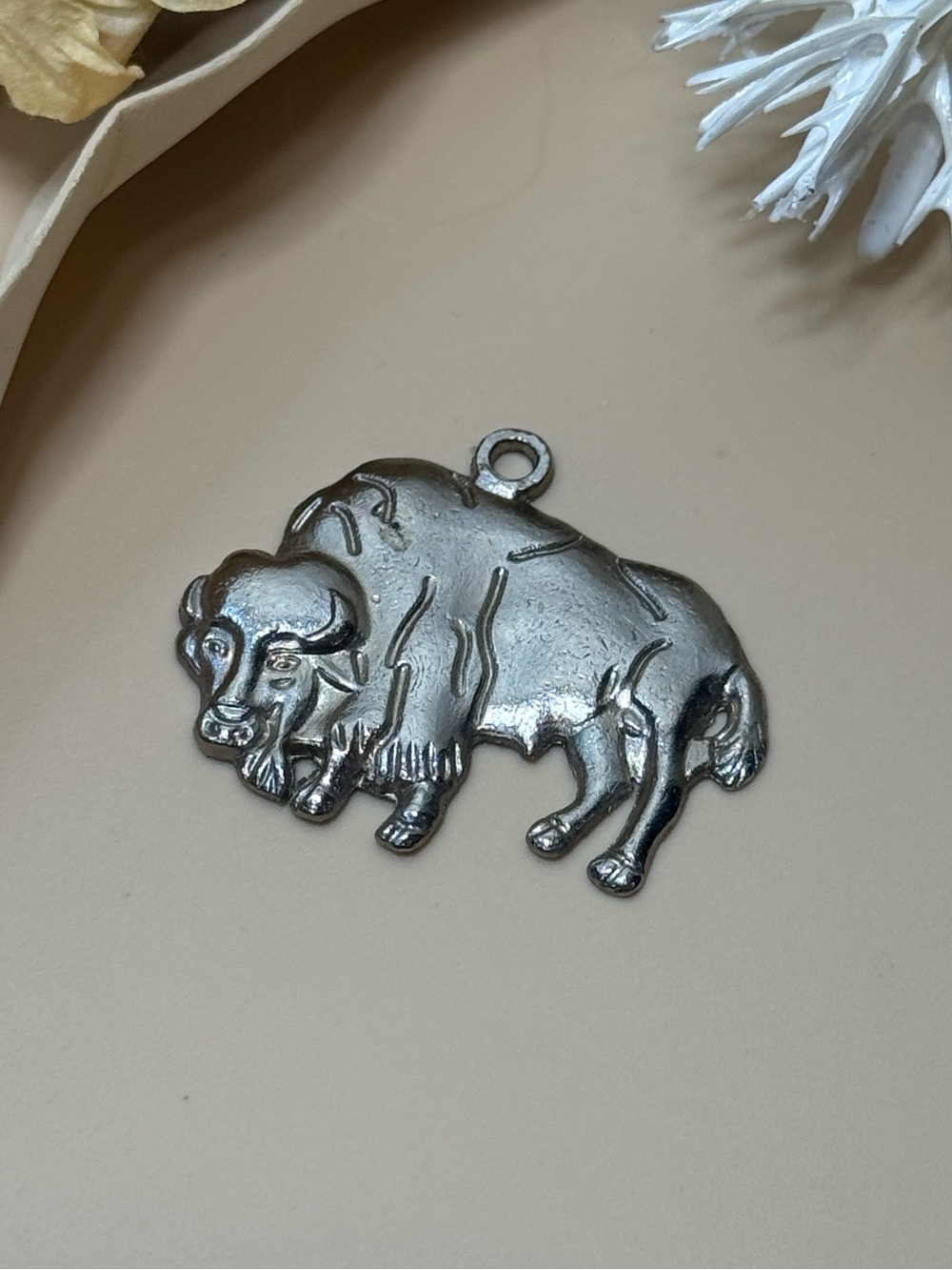 Vintage Silver Tone Buffalo Bison Pendant Charm Western Southwestern Jewelry